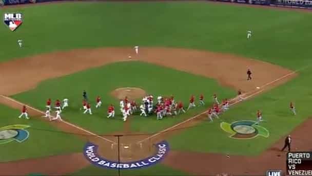 Video: Mexico and Canada serve up a mass brawl