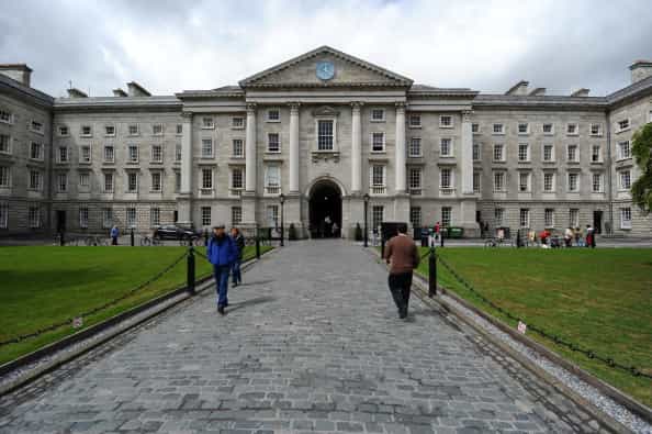 Pic: Two girls kiss in front of angry #NoVote campaigner outside Trinity