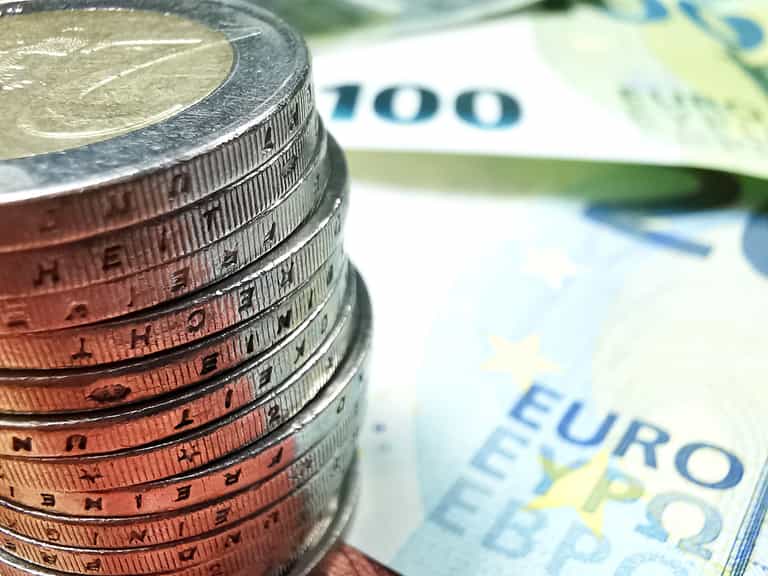 Irish minimum wage workers more likely to be affected by Covid-19 than other EU countries