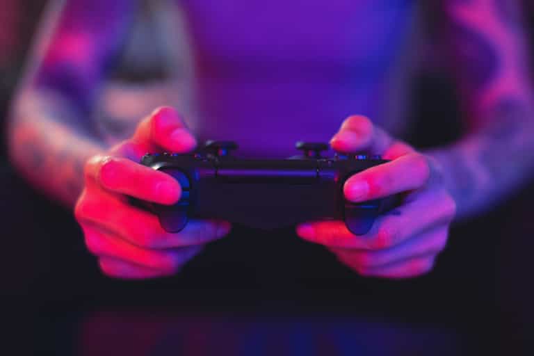 China to introduce three-hour weekly limit on online games for under 18s