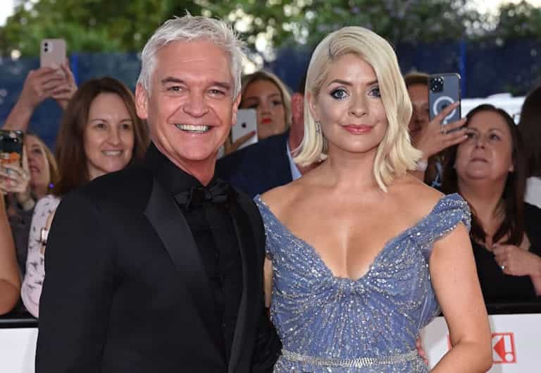 WATCH: Holly Willoughby and Phillip Schofield speak out against queue-jumping claims