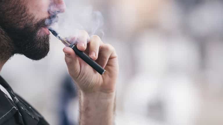 Government to introduce two new regulations for e-cigarettes