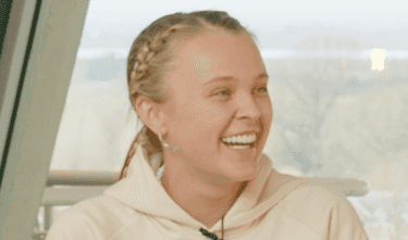 JoJo Siwa sends passionate message to her fans on why they should go to the horse racing