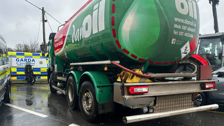‘Up to 500 forecourts’ could be out of fuel by tonight as protests set to continue