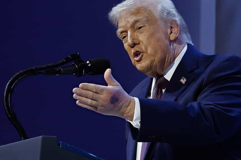 Doctor says Trump is exhibiting ‘all the signs of dementia’ as he lists five symptoms