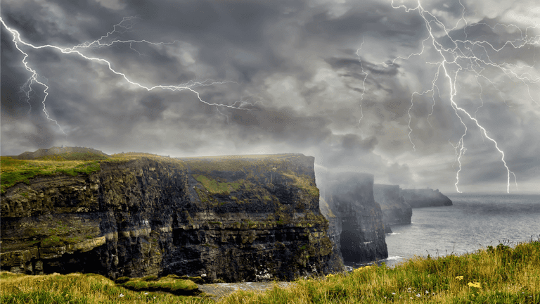 Status Orange thunderstorm warning issued over ‘severe lightning and hail damage’