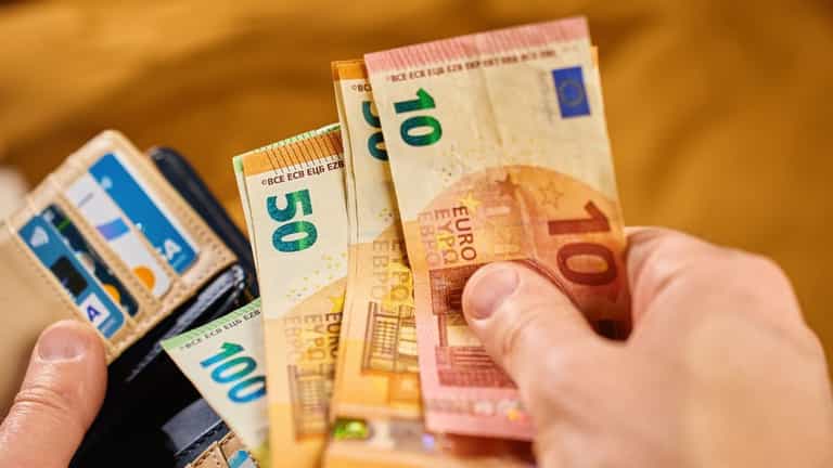 Three groups set to receive €2,000 grant support next month