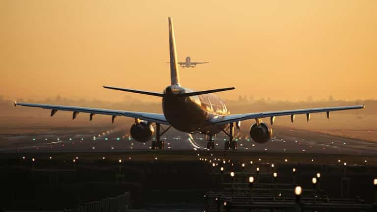 Major airline shuts down and cancels all flights after rescue talks collapse