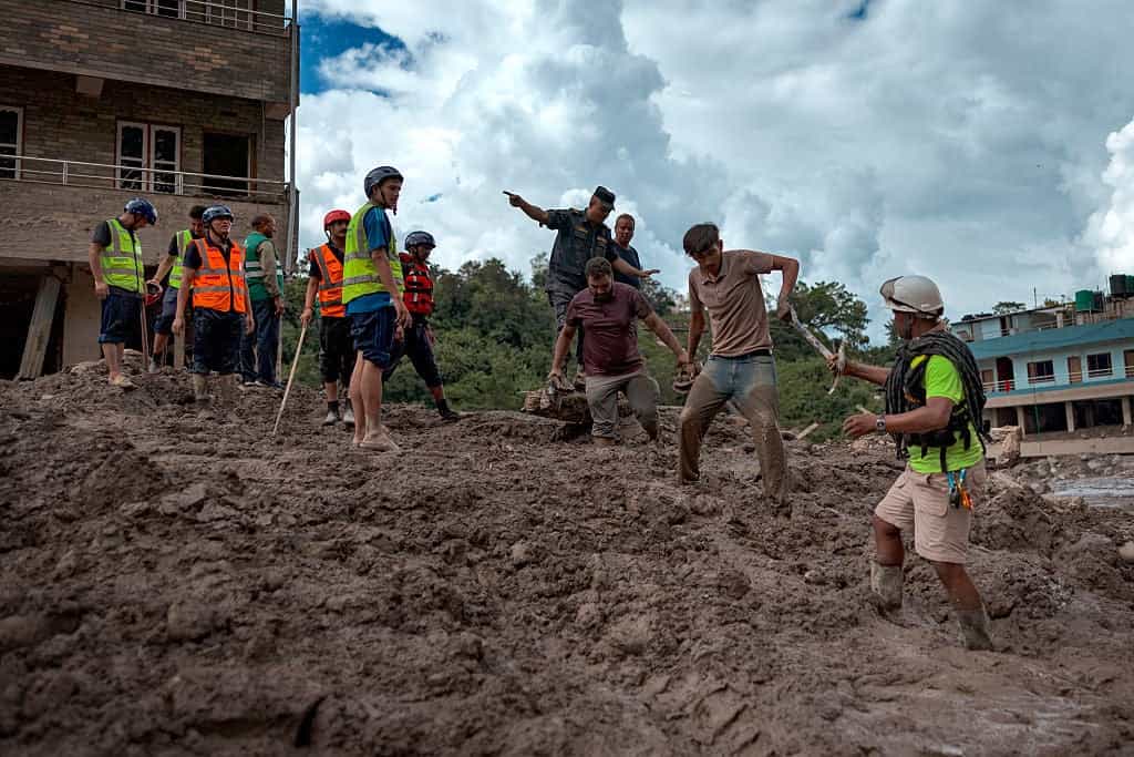Nepal floods death toll rises to 475 as almost 1,000 remain missing
