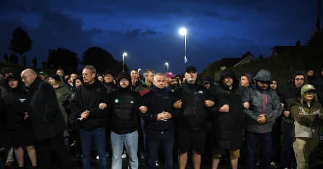 Taoiseach calls for calm as residents of Garvaghy Road due to me NI secretary