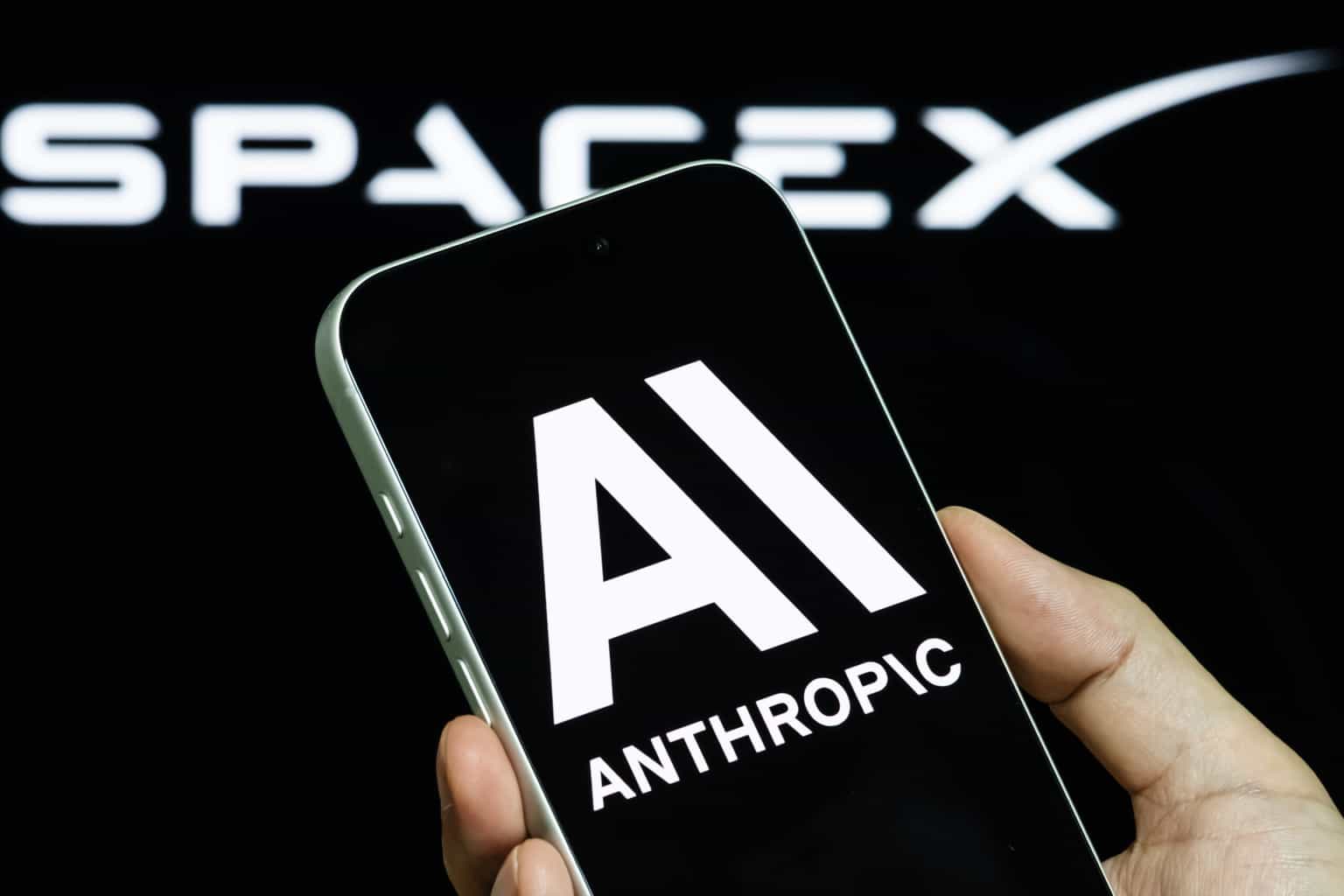 Self-replicating AI possible within months, Anthropic warns