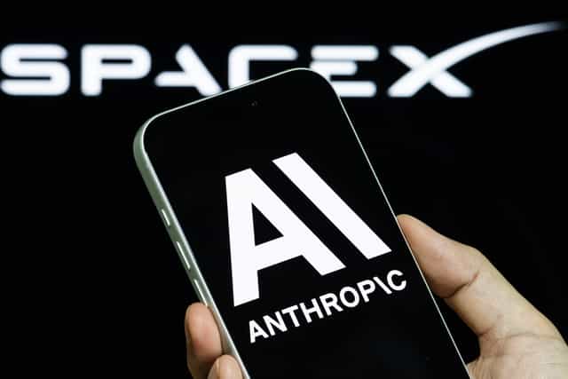 Self-replicating AI possible within months, Anthropic warns