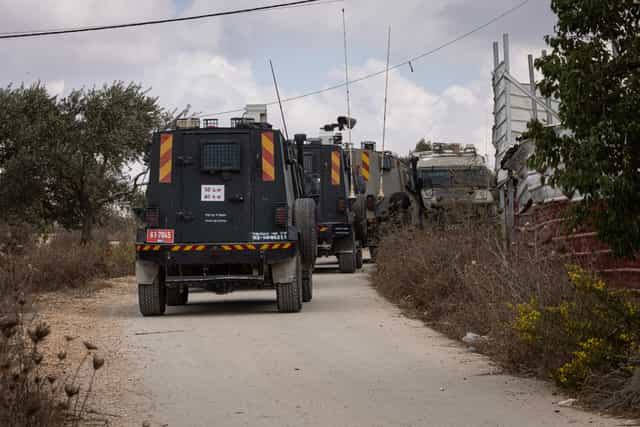 Israel orders army to prepare to fully close West Bank