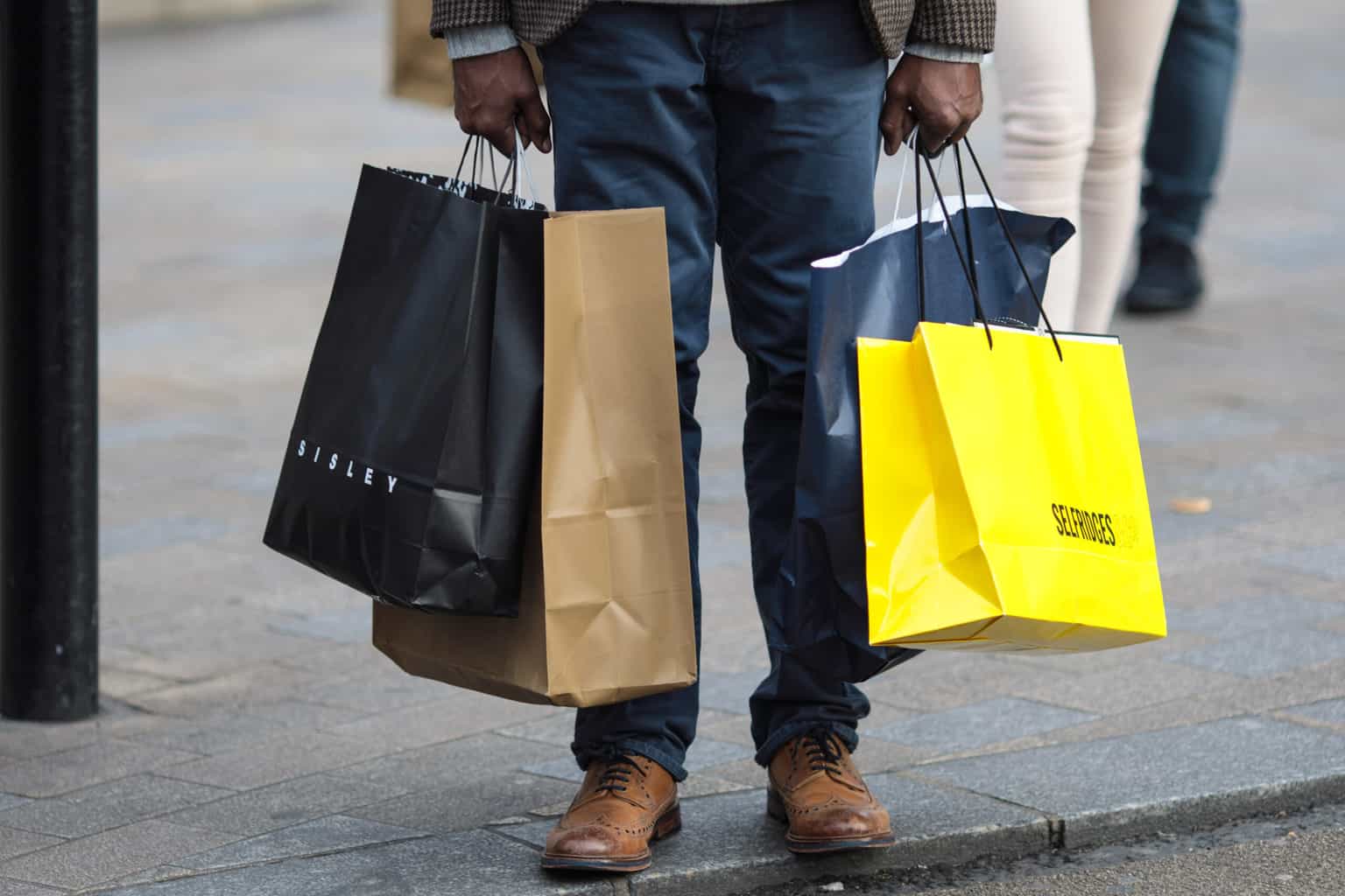 Paper bag prices: CCPC warns Irish retailers of legal action