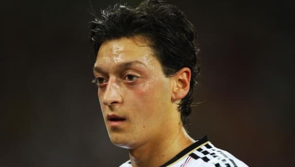 Video: Set faces to drool Arsenal fans, here’s Mesut Ozil’s best passes