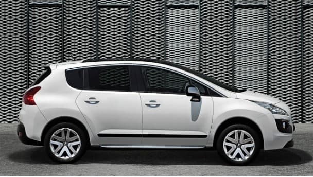 Meet the Peugeot 3008 HYbrid4, the world’s first diesel electric car