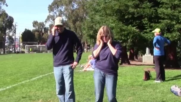 Video: ‘Phone crashing’ is our new favourite prank