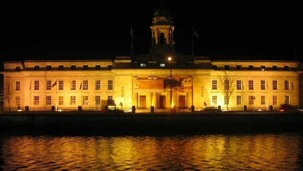 Video: Cork City Council meeting suspended by angry protestors