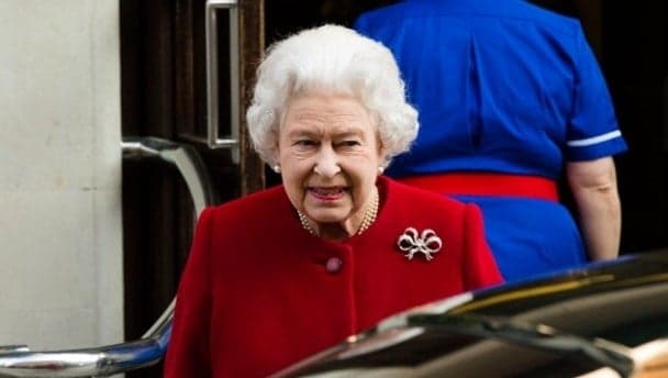 Picture: Unfortunate headline of the day suggests the Queen of England is a mental murderer