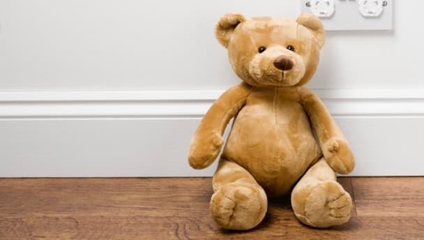 Woman tries to sell her two young kids on Facebook for $4000
