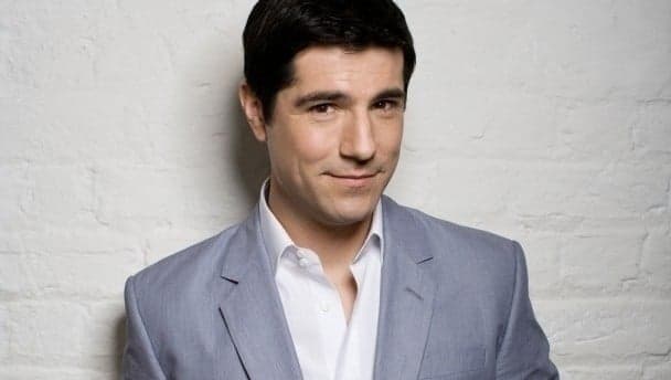 Craig Doyle narrowly avoids a tip tackle – Martin Bayfield must have been very tempted