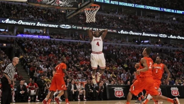 Video: An outrageous 360 degree dunk in US College Basketball yesterday