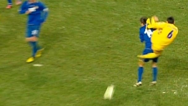 Video: Straight red for this attempted decapitation in last night’s Ukraine game