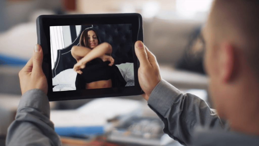 Video: Fleshlight tablet accessory promises to make long distance relationships more fun (NSFW)