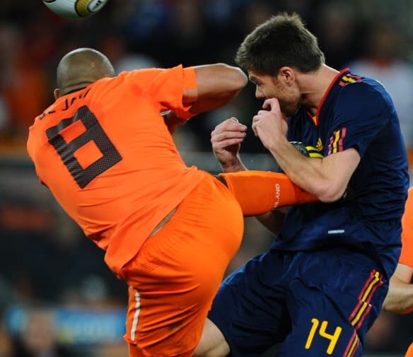 Pics: Adidas recreate THAT De Jong kick on Xabi Alonso ahead of Spain v Holland tonight