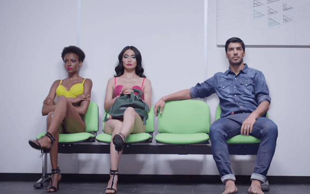 Ever think you’d see Luis Suárez, Neymar and lovely ladies warm up in skinny jeans? Watch this… (NSFW)