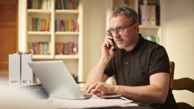 Leo Varadkar urges employers to allow their staff to work from home