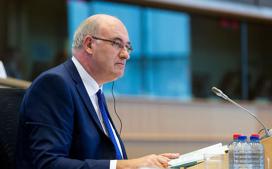 Phil Hogan to resign as EU Commissioner in wake of Golfgate controversy