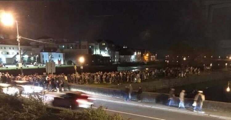 Senator describes scenes of large crowds gathered in Galway as “simply unacceptable”