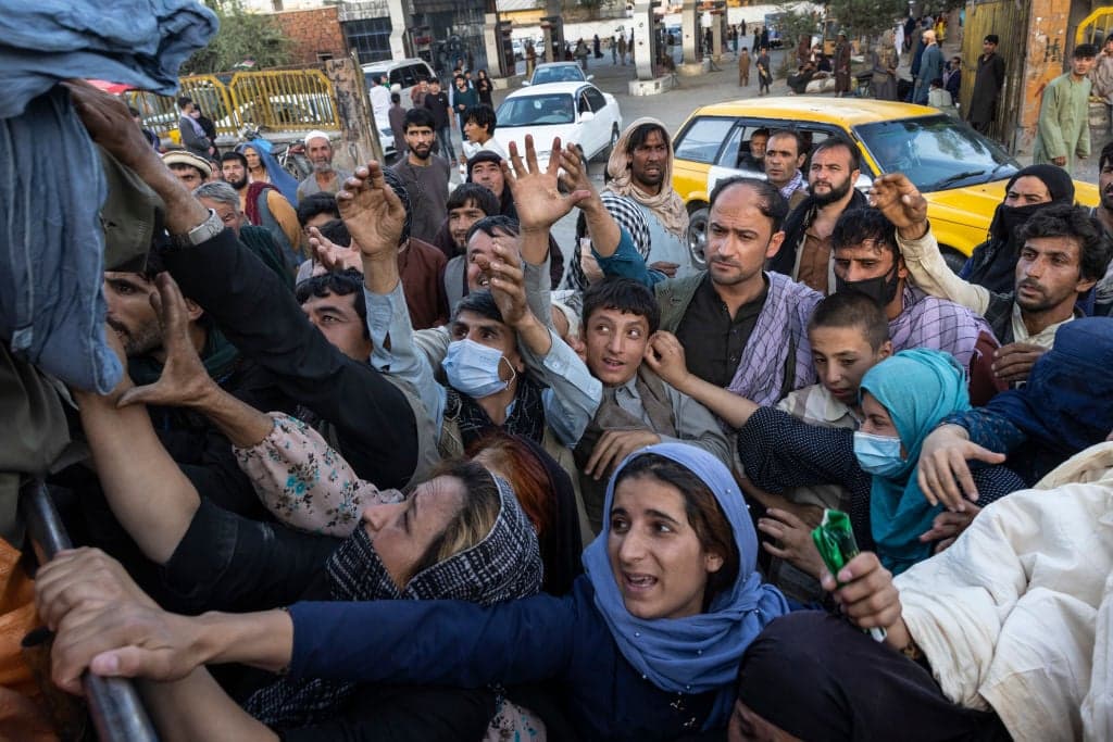 Special forces to aid evacuation of Irish citizens in Kabul as 200 refugees to arrive in Ireland soon