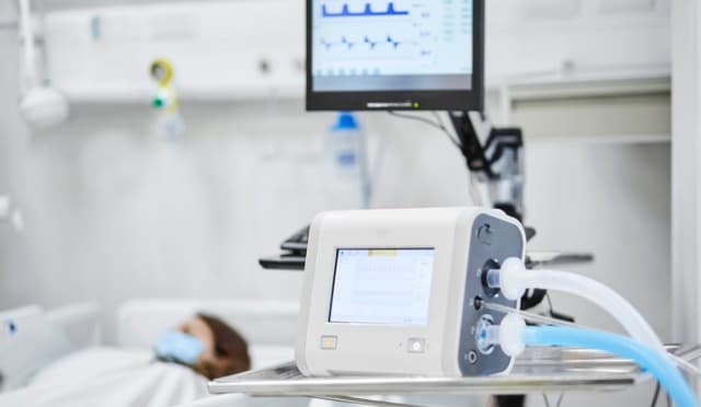 “No doubt” that hospitals are under intense Covid pressure, says HSE