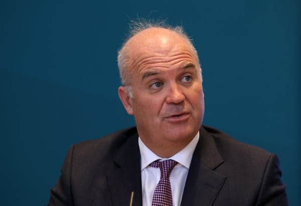 One in six people in Ireland experienced “Covid-like symptoms” in the past week, says Tony Holohan