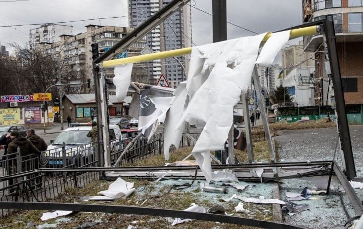 “I can see now the panic is beginning,” says Irishman stuck in Kyiv