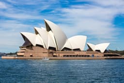 New rules for Irish tourists in Australia as crack down begins