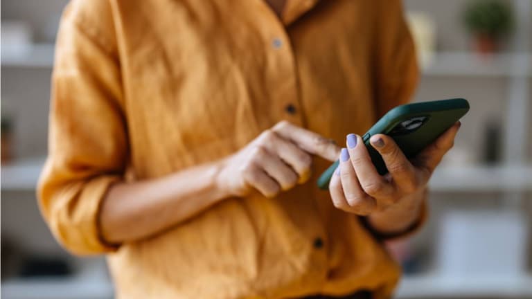 Here’s how to stop your mobile phone from listening to your conversations