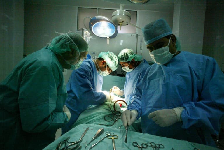 Surgeon ‘catches’ cancer from patient in first-of-its-kind case