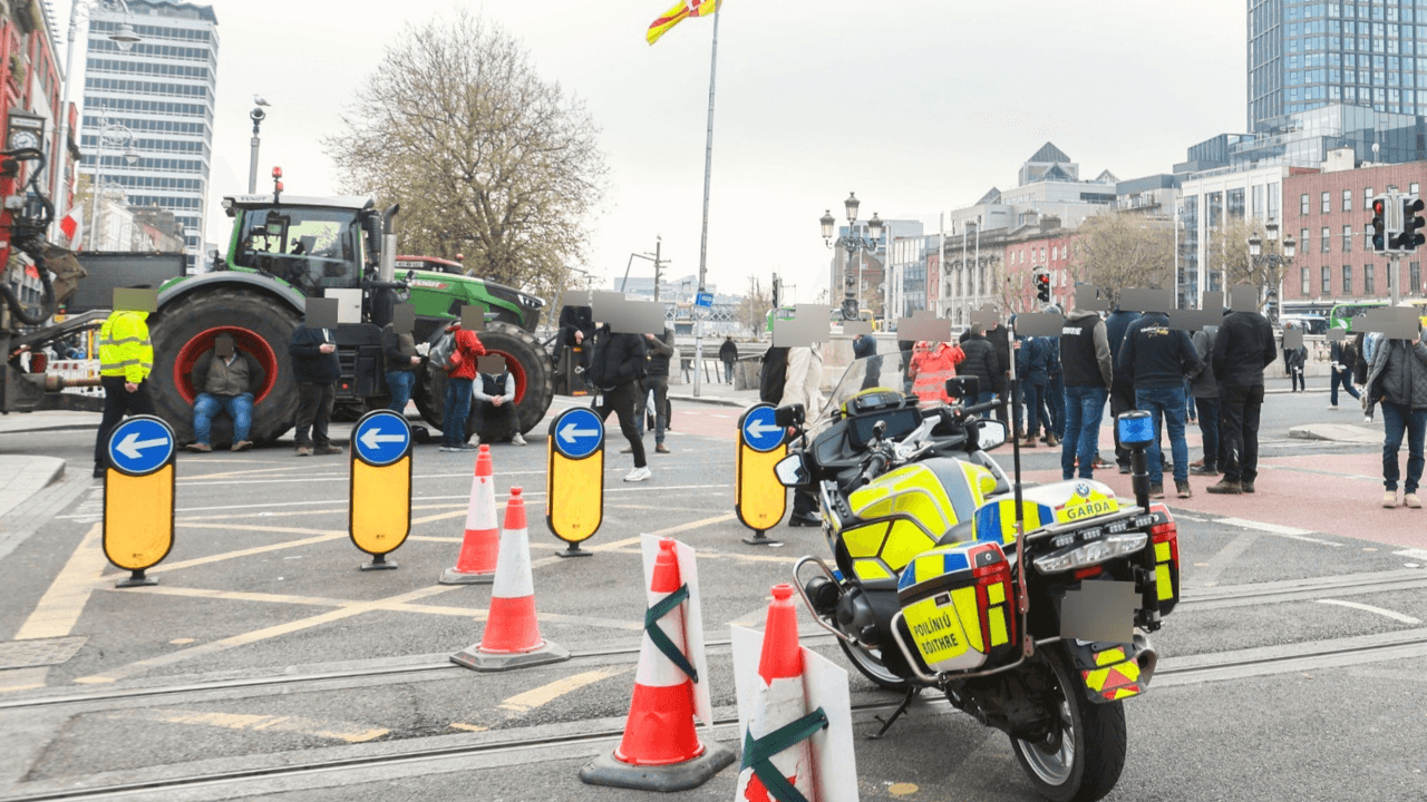 Gardaí issue new statement over ‘significant disruption’ caused by fuel protests