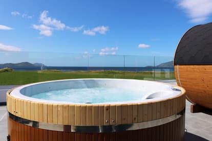 Stunning Irish seaside hotel with romantic spa and hot tubs offering huge discount