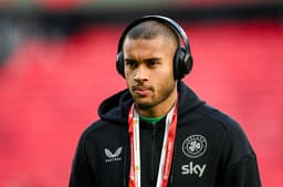 Gavin Bazunu leaves Southampton for Bolton on a three-year deal