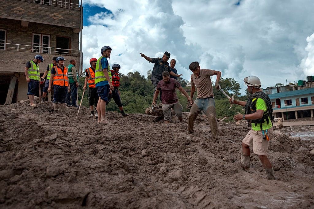 Nepal floods death toll rises to 475 as almost 1,000 remain missing