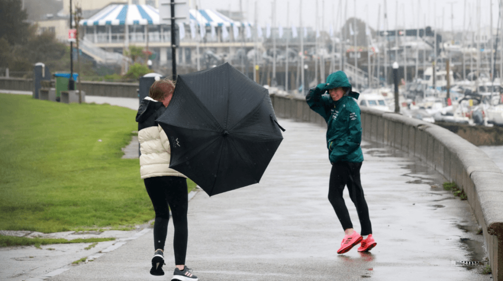 Met Éireann issues further bank holiday weather warnings