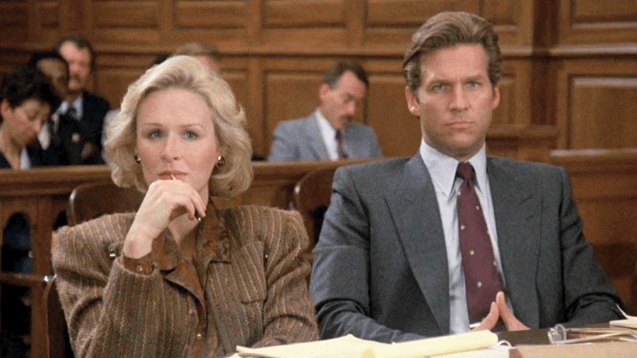 A brilliantly dark and twisty thriller movie is on TV tonight