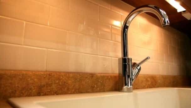 Five minute DIY: Removing an air lock from your tap Five minute DIY: Removing an air lock from your tap