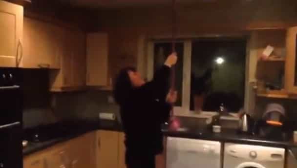 Video: Irish mammy falls for the old ‘water on the roof’ trick Video: Irish mammy falls for the old ‘water on the roof’ trick