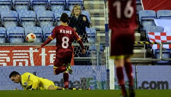 Video: Wigan keeper Lee Nicholls won’t want to see this goal again Video: Wigan keeper Lee Nicholls won’t want to see this goal again
