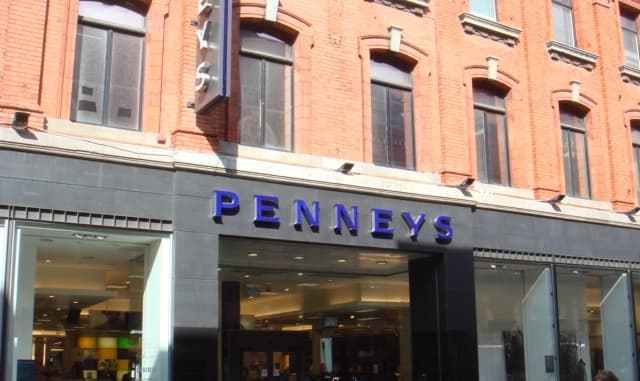 Picture: Would you look at the queues outside Penneys in Limerick and Cork Picture: Would you look at the queues outside Penneys in Limerick and Cork